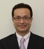 覚本 嘉美 先生