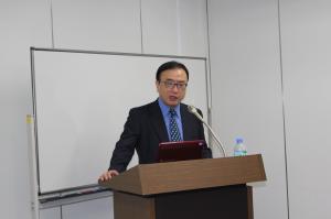 講演中の加藤先生