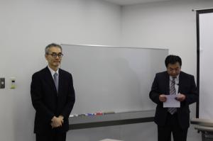 午前の講師塩田真先生を紹介する和田理事